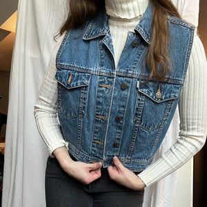 Vintage Cropped Levi’s Medium Wash Denim Vest